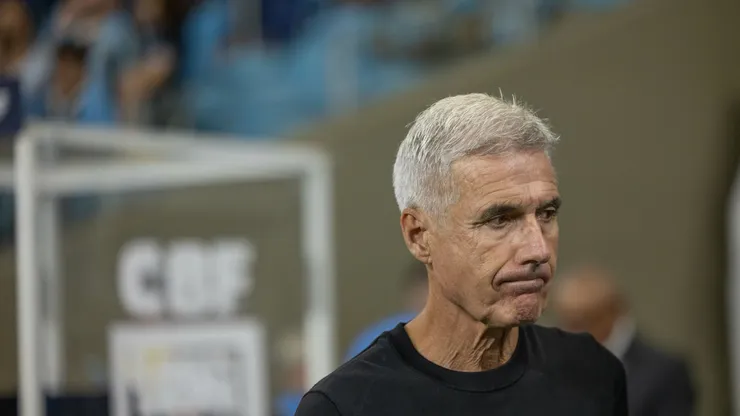 Luis Castro, técnico do Grêmio. Foto: Liamara Polli/AGIF