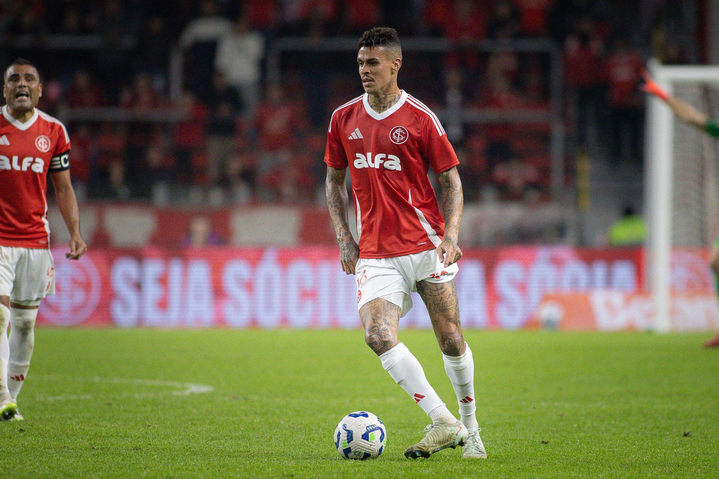 Richard jogador do Internacional durante partida contra o Sao Paulo no estadio Arena do Gremio pelo campeonato Brasileiro A 2025. Foto: Maxi Franzoi/AGIF