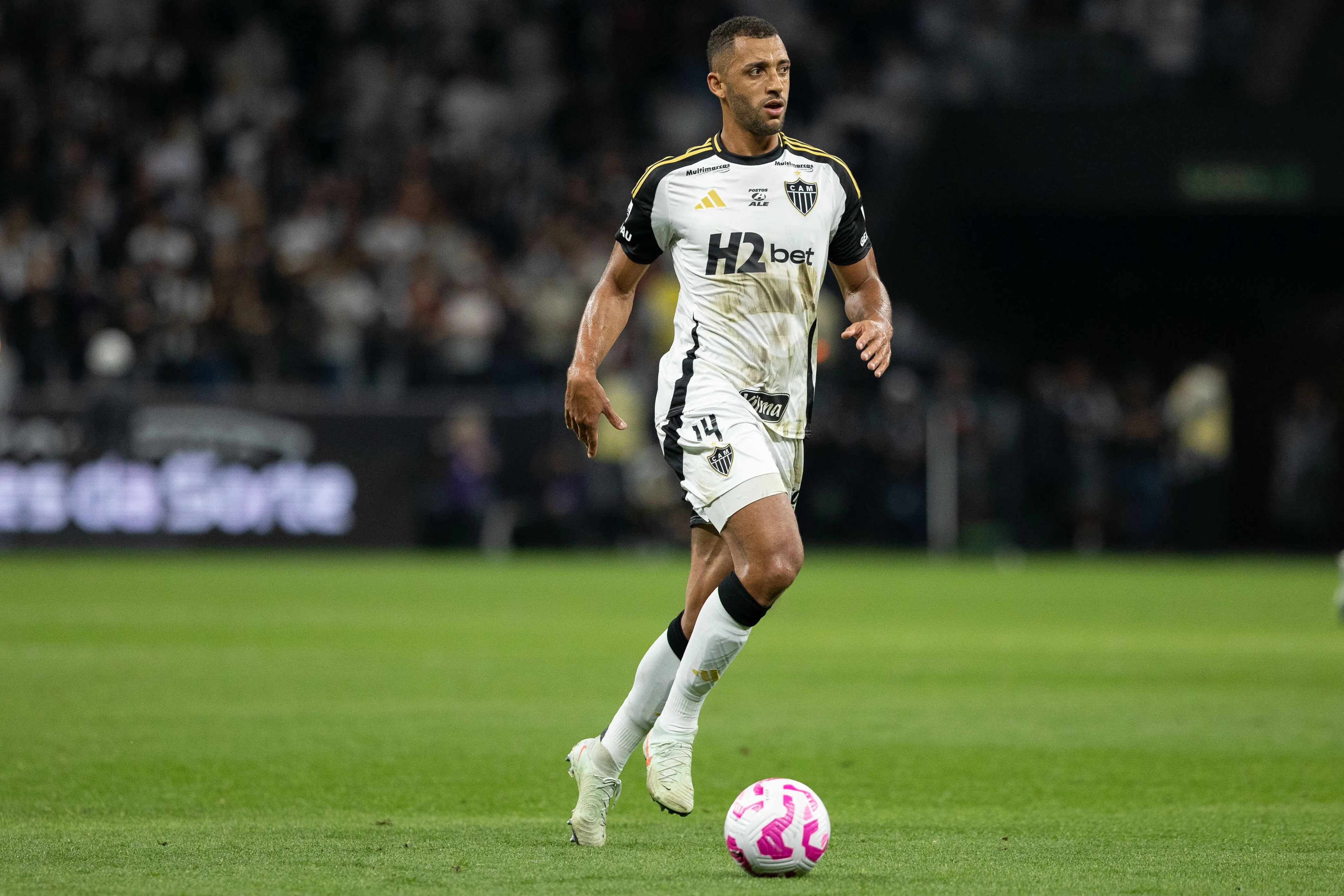 Vitor Hugoj ogador do Atletico-MG durante partida contra o Corinthians no estadio Arena Corinthians pelo campeonato Brasileiro A 2025. Foto: Joisel Amaral/AGIF