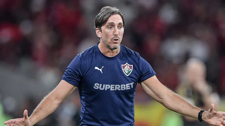 Técnico do Fluminense, Zubeldía dispara contra gramado sintético