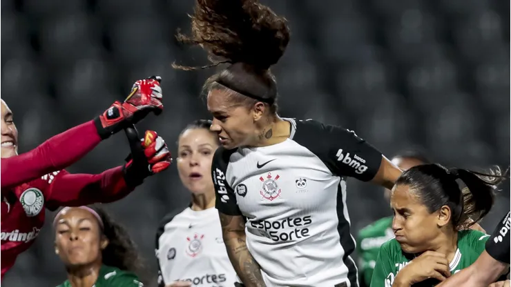 Corinthians Feminino (Foto: Marco Miatelo/AGIF)