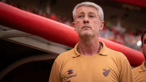 Odair Hellmann, técnico do Athletico-PR. Foto: Maxi Franzoi/AGIF