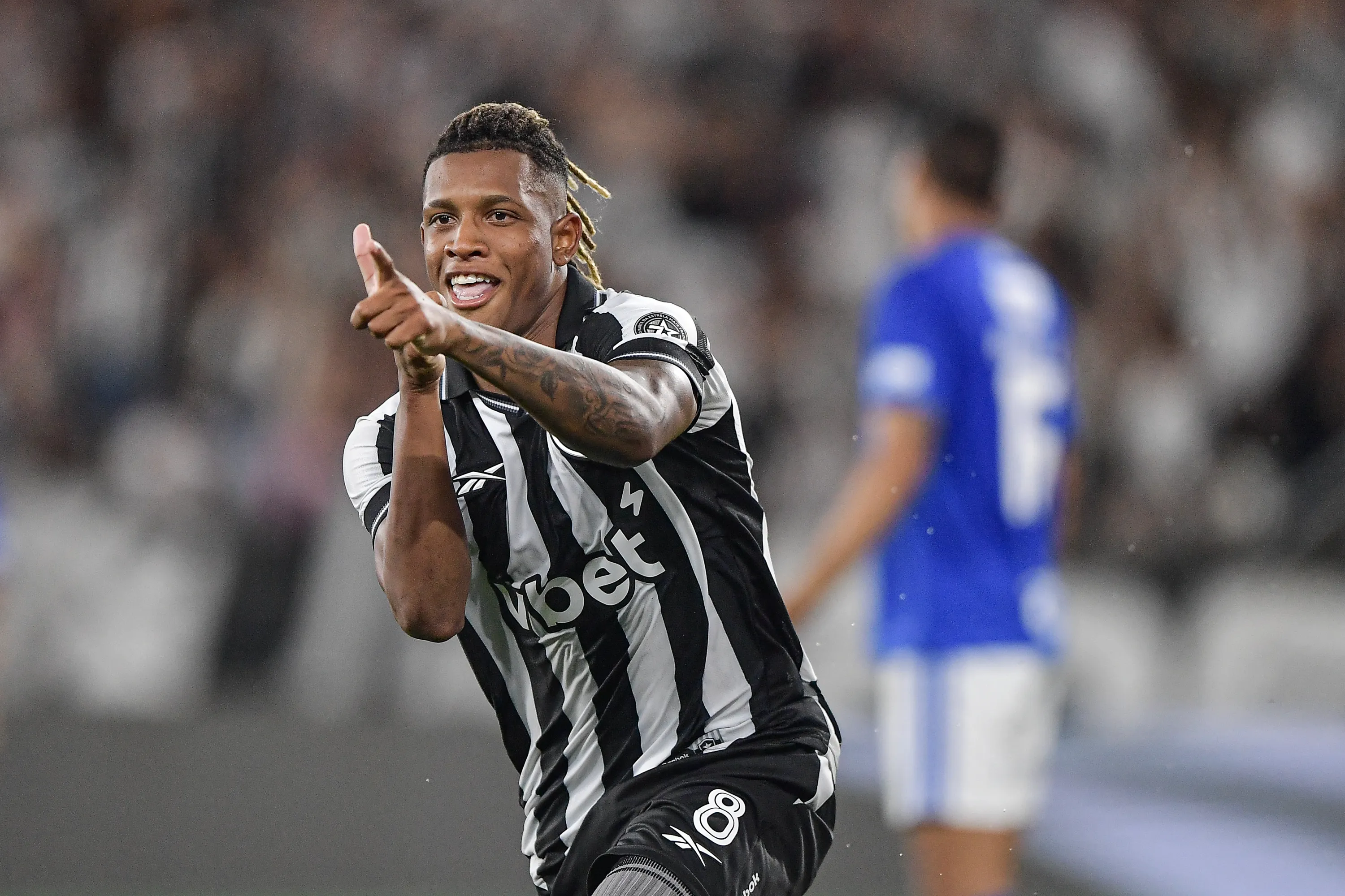 Danilo jogador do Botafogo comemora seu gol durante partida contra o Cruzeiro no estadio Engenhao pelo campeonato Brasileiro A 2026. Foto: Thiago Ribeiro/AGIF