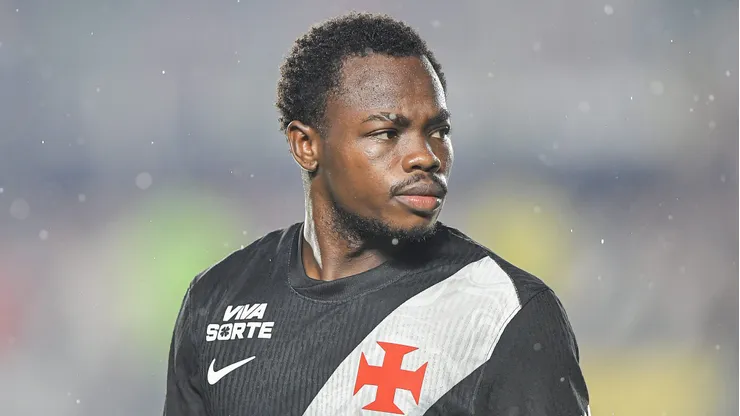 Andres Gomez jogador do Vasco durante partida contra o Chapecoense no estadio Sao Januario pelo campeonato Brasileiro A 2026. Foto: Thiago Ribeiro/AGIF