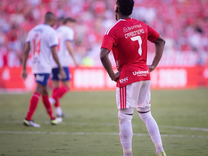 Carbonero tenta comandar reação, mas Inter cai para o Bahia