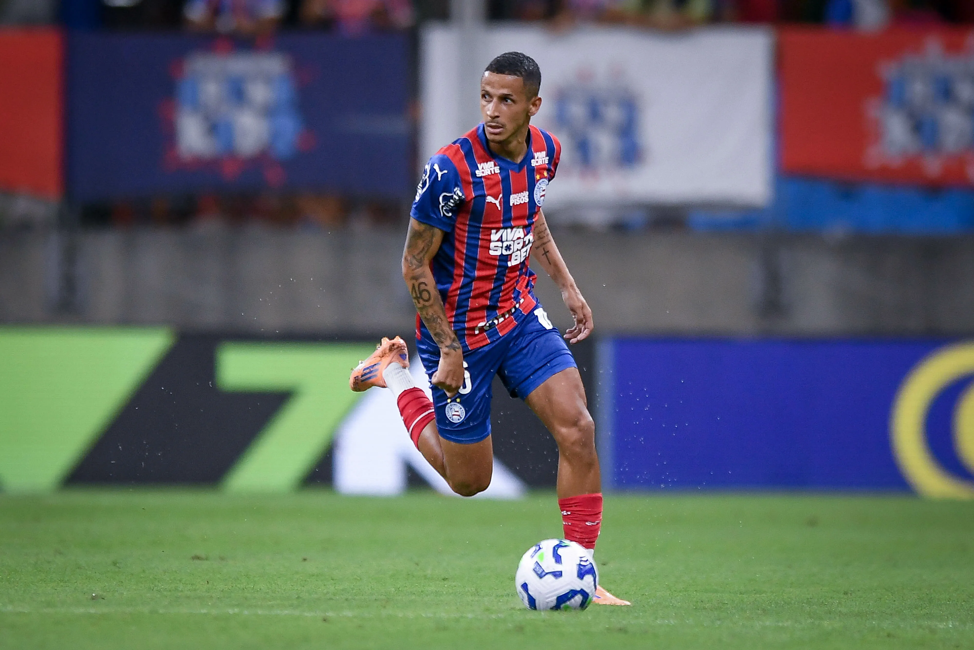 Luciano Juba jogador do Bahia durante partida contra o Sport no estadio Fonte Nova pelo campeonato Brasileiro A 2025. Foto: Jhony Pinho/AGIF