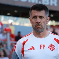 Torcida cresce pressão por demissão de Pezzolano no Internacional