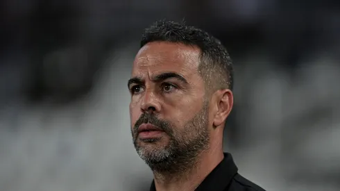 Artur Jorge tecnico do Botafogo durante partida contra o Atletico-GO no estadio Engenhao pelo campeonato Brasileiro A 2024.