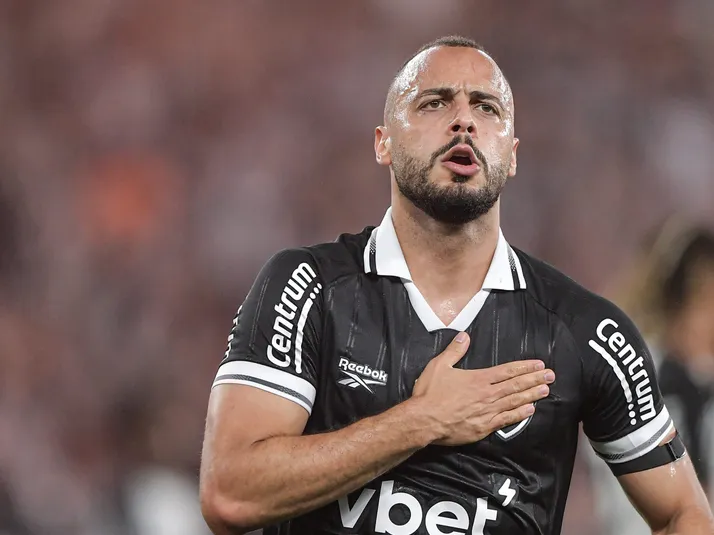 Corinthians pode fechar com Arthur Cabral, do Botafogo