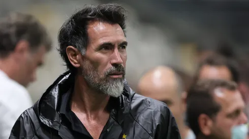 Eduardo Domínguez precisará mudar a defesa do Galo.