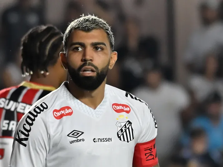 Gabigol homenageia Robinho e gera revolta