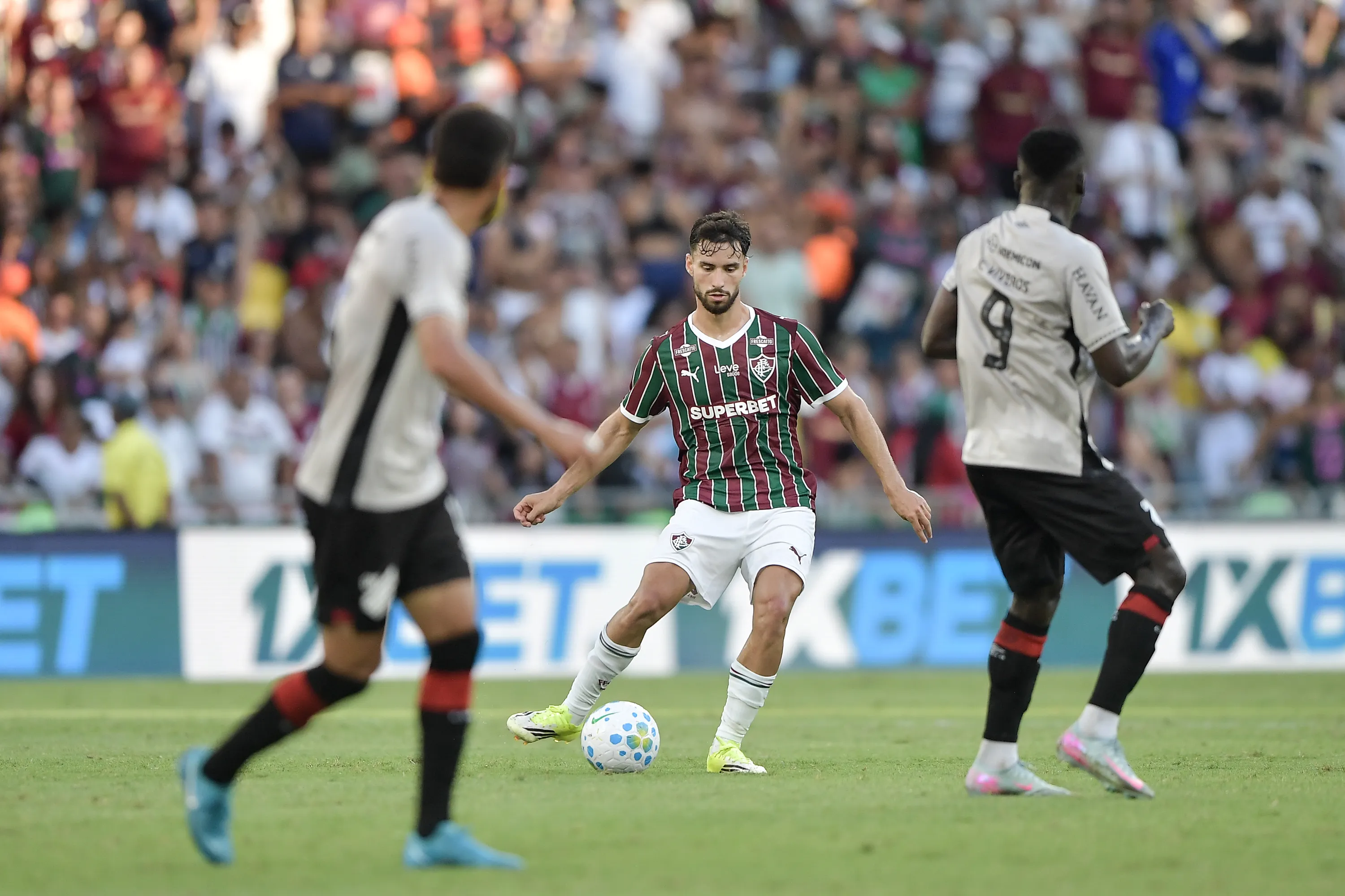 Martinelli jogador do Fluminense durante partida contra o Athletico-PR no estadio Maracana pelo campeonato Brasileiro A 2026. Foto: Thiago Ribeiro/AGIF