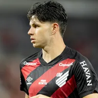 Zapelli se desculpa por expulsão em Fluminense x Athletico-PR