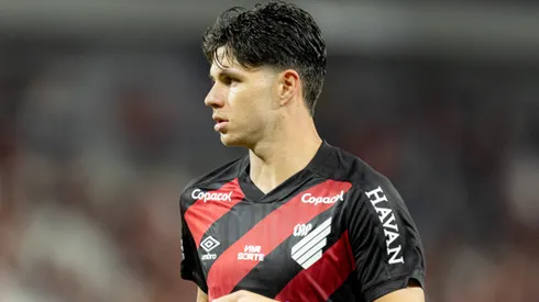 Zapelli durante confronto contra o Corinthians no Brasileirão de 2026.