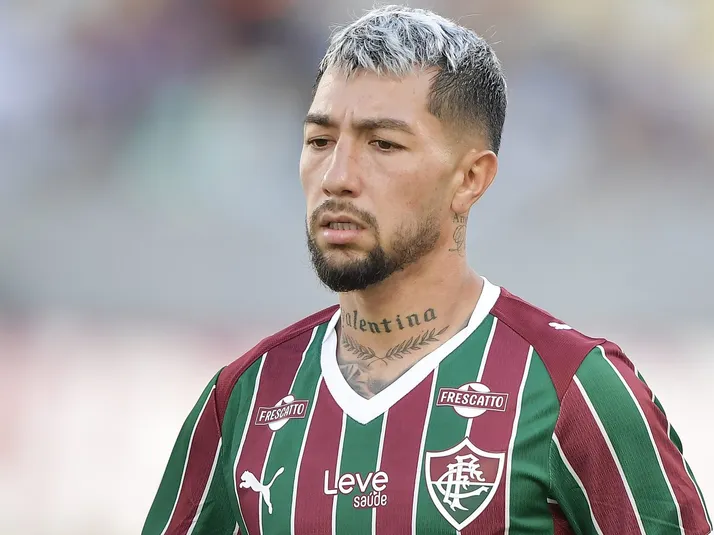 Lucho Acosta pede fim das vaias à Freytes no Fluminense
