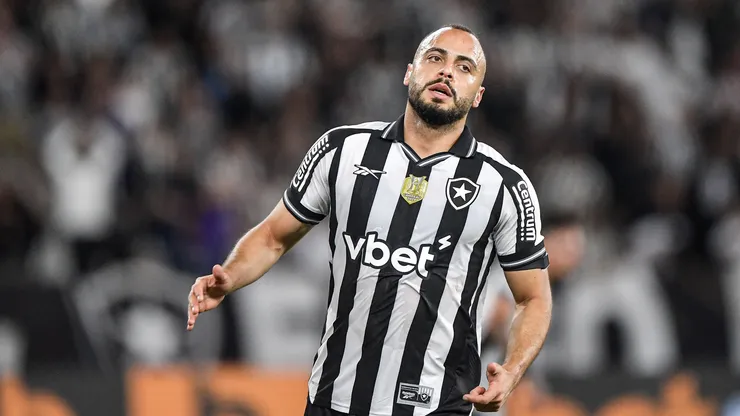Arthur Cabral jogador do Botafogo durante partida contra o Bragantino no estádio Engenhão pelo campeonato Copa Do Brasil 2025. Foto: Thiago Ribeiro/AGIF