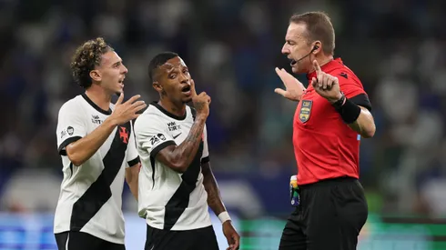 Vasco reclama com CBF sobre arbitragem contra o Cruzeiro