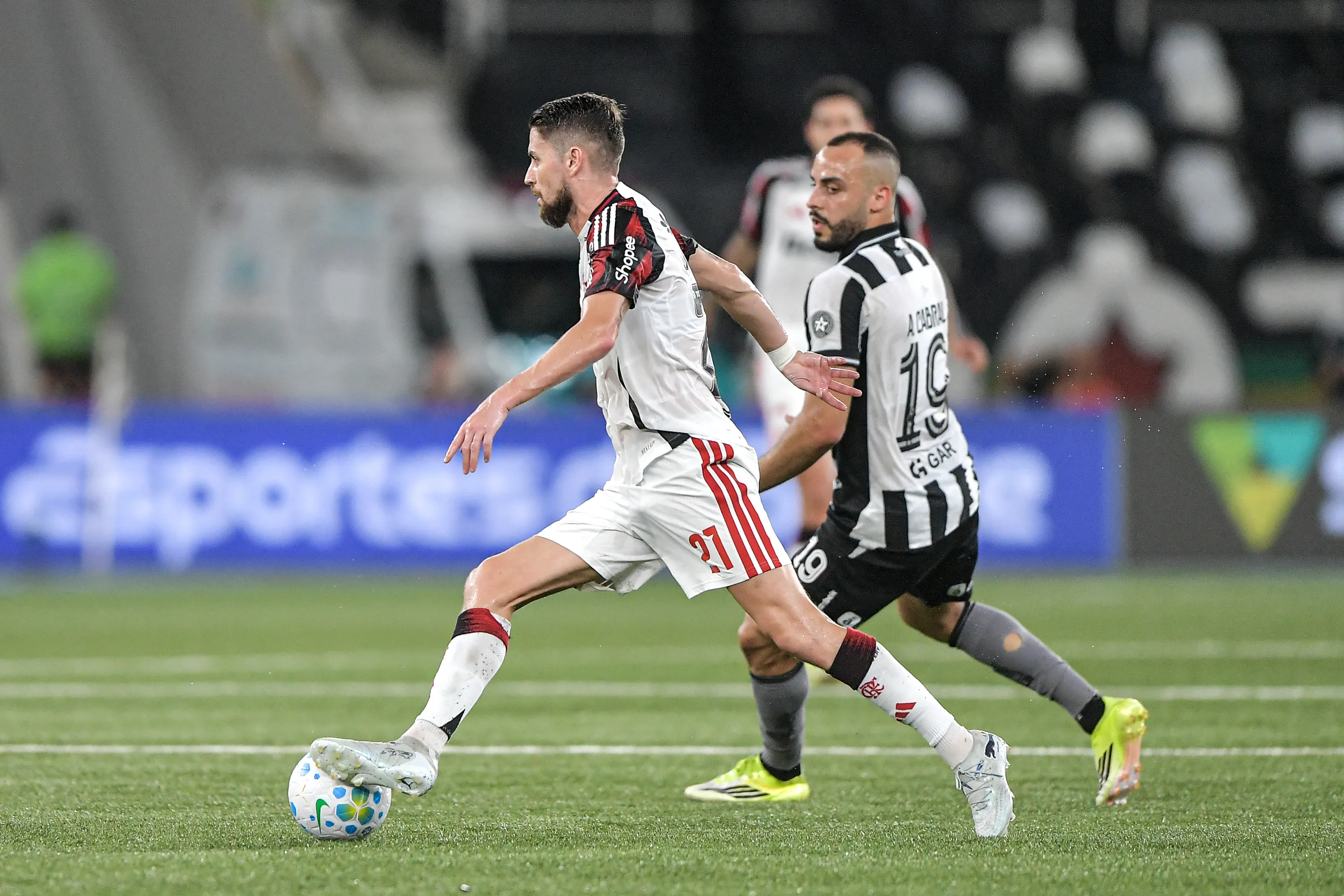 Jorginho jogador do Flamengo durante partida contra o Botafogo no estadio Engenhao pelo campeonato Brasileiro A 2026. Foto: Thiago Ribeiro/AGIF