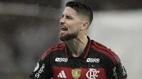 Jorginho celebra estreia como capitão do Flamengo
