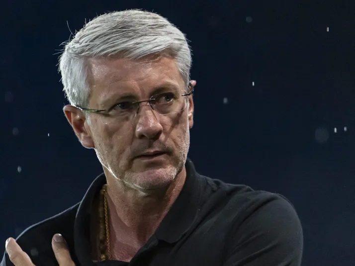 Athletico-PR corre contra o tempo e busca quatro reforços