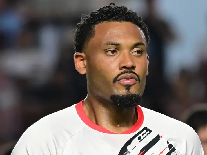 Roger Machado rasga elogios a Sabino após Bragantino x São Paulo