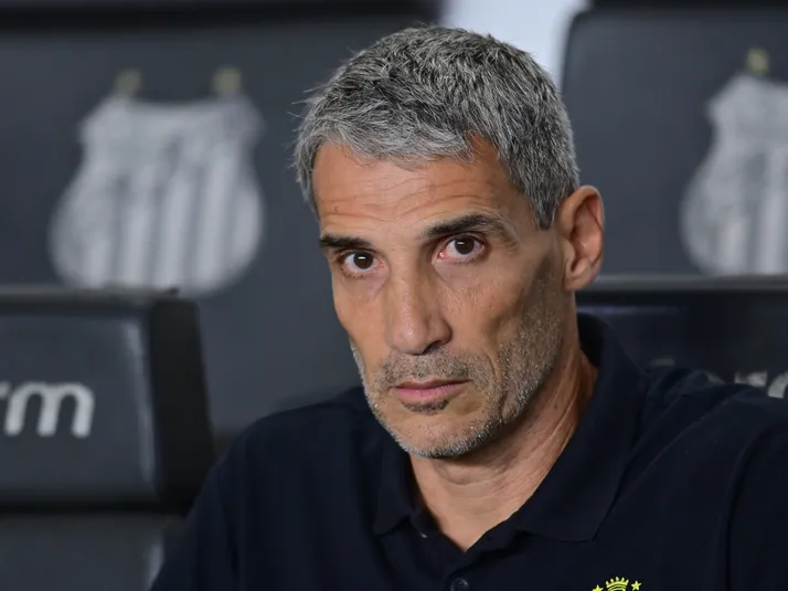 Santos terá que pagar R$14,4 milhões a Vojvoda em caso de demissão