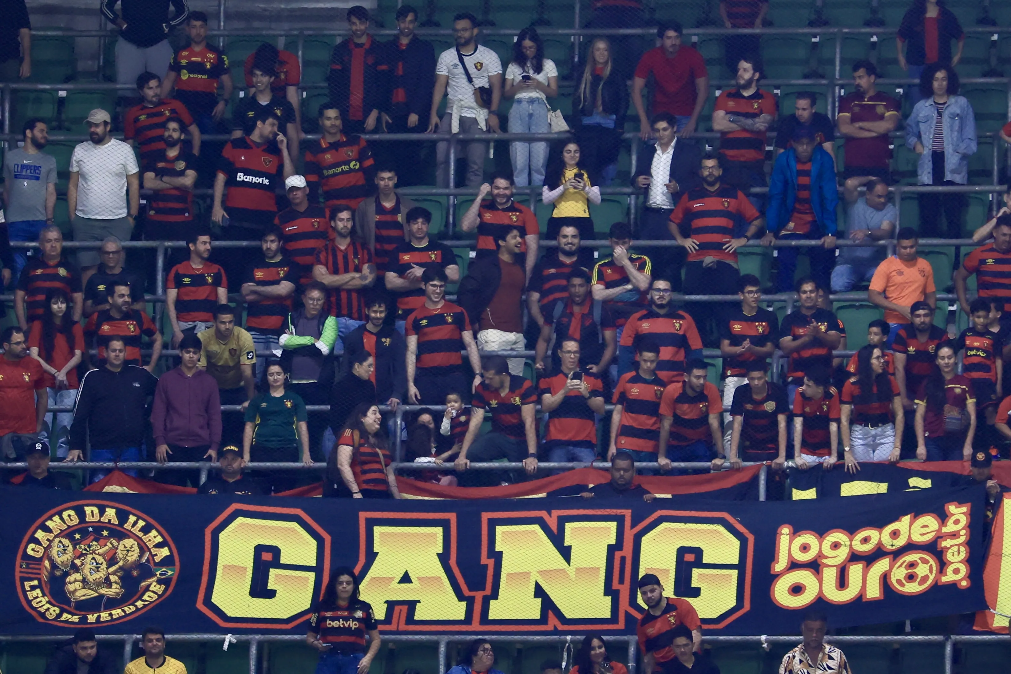 Torcida do Sport durante partida contra Palmeiras no estadio Arena Allianz Parque pelo campeonato Brasileiro A 2025. Foto: Marcello Zambrana/AGIF