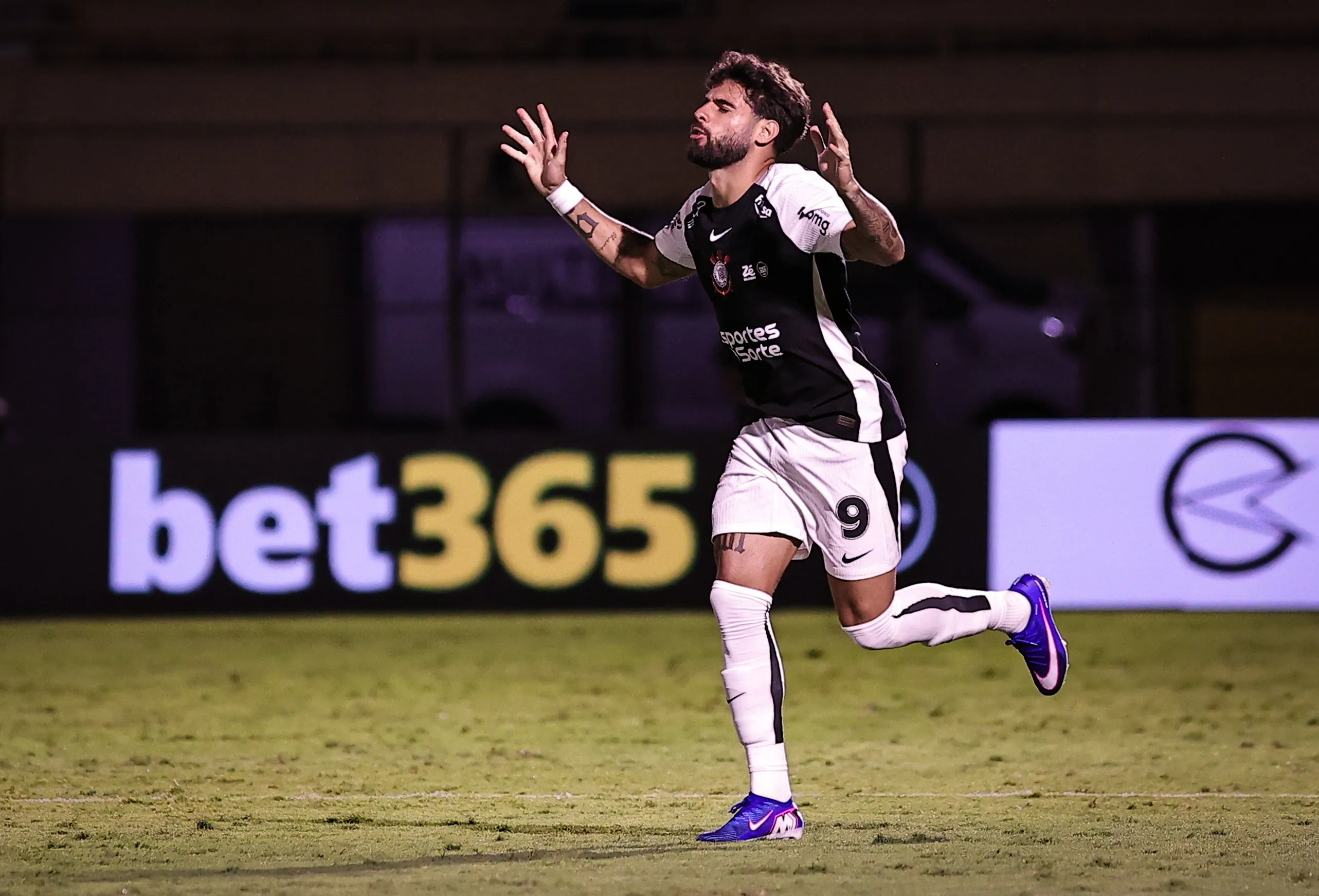 Yuri Alberto, atuando no Corinthias –  Foto: Fabio Giannelli/AGIF