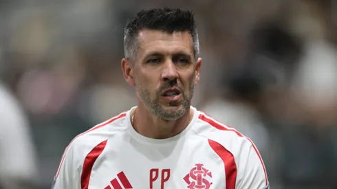 Paulo Pezzolano tecnico do Internacional durante partida contra o Atletico no estadio Arena MRV pelo campeonato Brasileiro A 2026. Foto: Gilson Lobo/AGIF