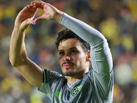 Veiga brilha fora e chama atenção do Palmeiras