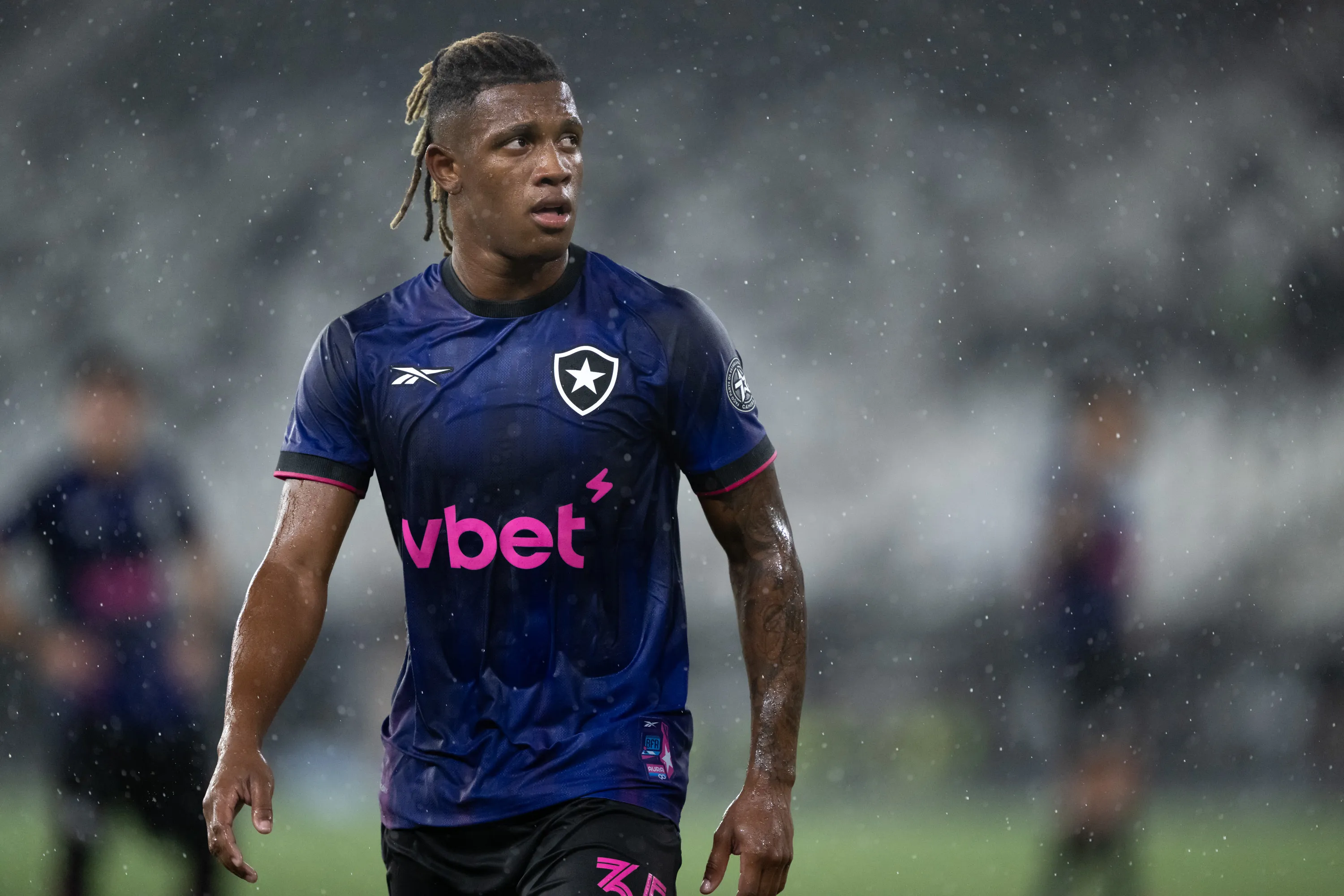 RJ – RIO DE JANEIRO – 24/01/2026 – CARIOCA 2026, BOTAFOGO X BANGU – Danilo jogador do Botafogo durante partida contra o Bangu no estadio Engenhao pelo campeonato Carioca 2026. Foto: Jorge Rodrigues/AGIF