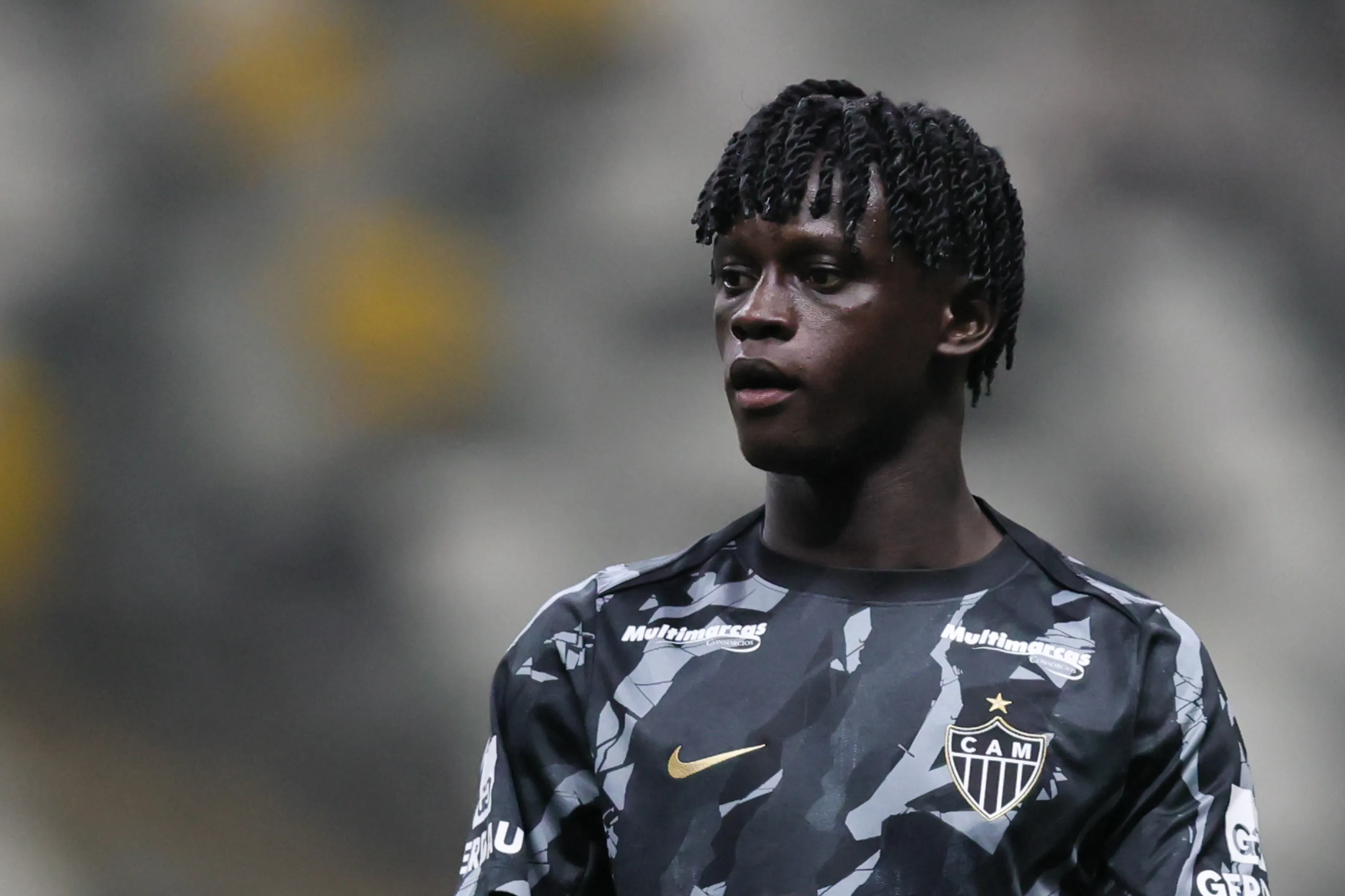 Cisse jogador do Atletico durante aquecimento antes da partida contra o Remo no estadio Arena MRV pelo campeonato Brasileiro A 2026. Foto: Gilson Lobo/AGIF