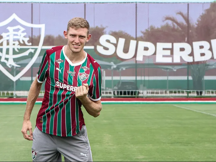 Castillo revela motivo de poucos gols na carreira: "Estreei aos 23 anos"