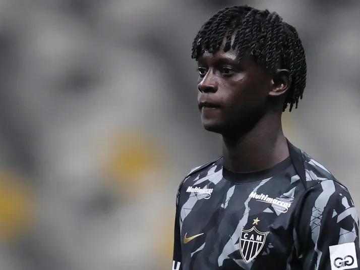 Atlético-MG encaminha renovação de Cissé até 2030