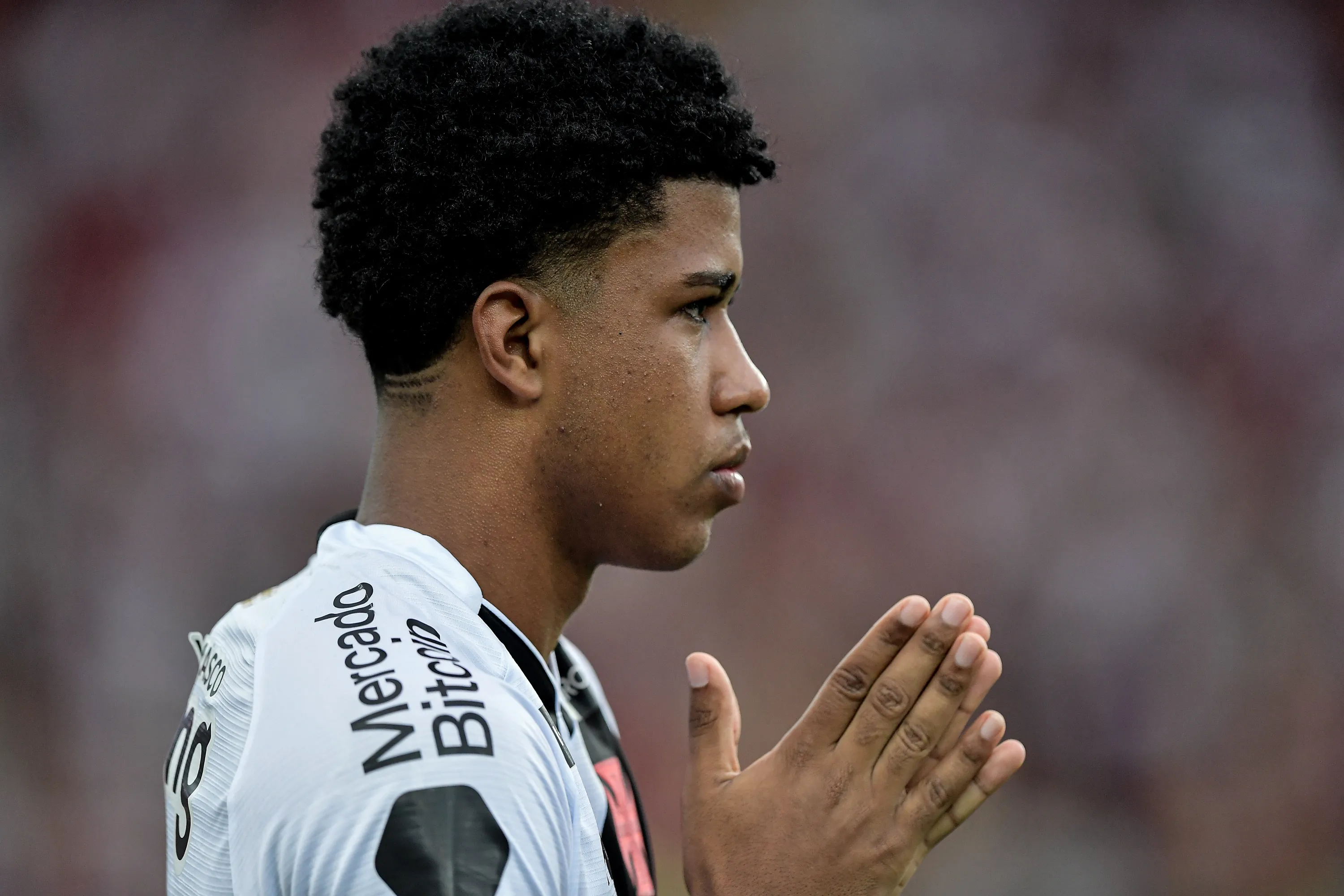RJ – Rio de Janeiro – 05/03/2023 – CARIOCA 2023, FLAMENGO X VASCO – Andrey Santos jogador do Vasco durante partida contra o Flamengo no estadio Maracana pelo campeonato Carioca 2023. Foto: Thiago Ribeiro/AGIF