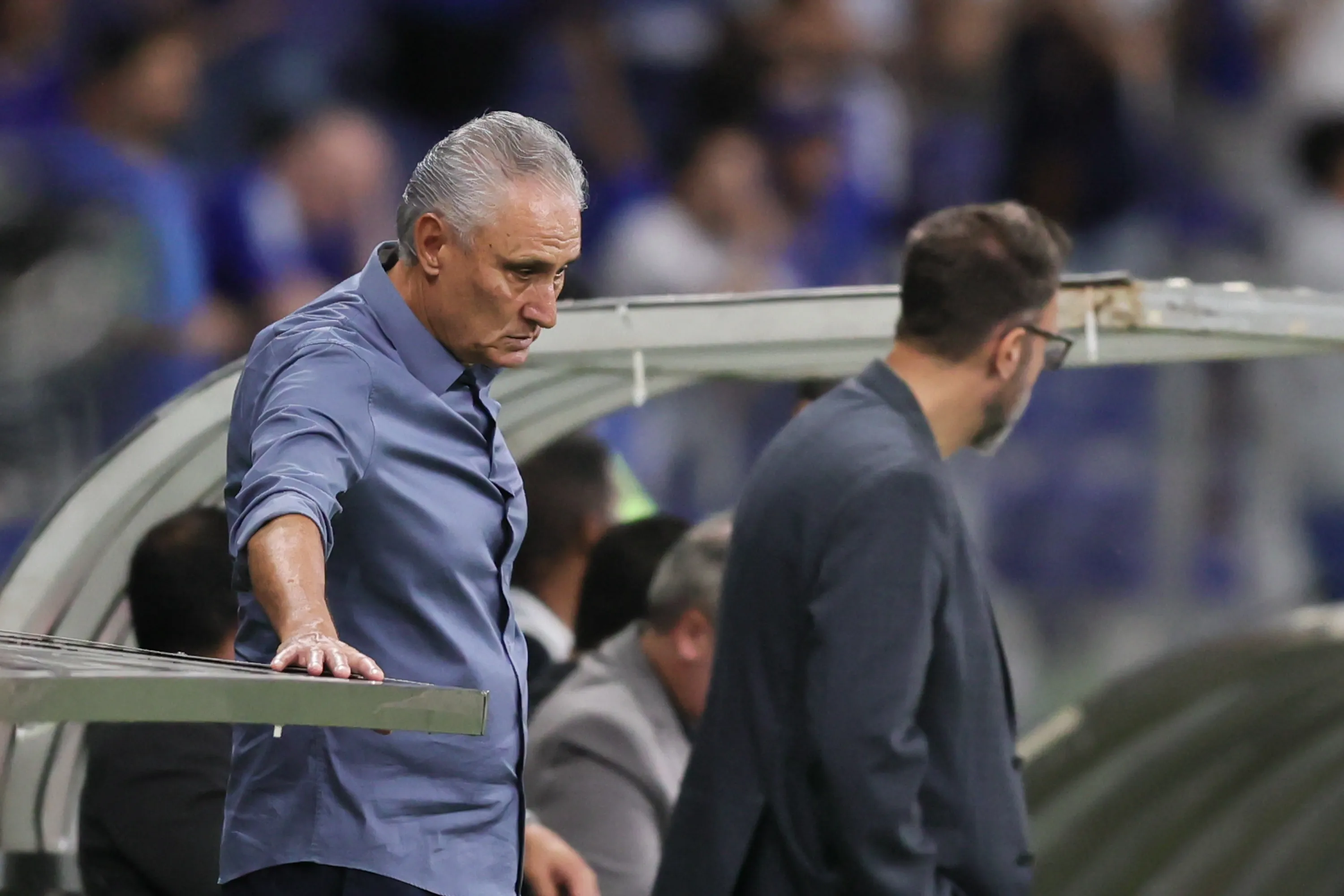 Tite tecnico do Cruzeiro lamenta gol sofrido durante partida contra o Vasco no estadio Mineirao pelo campeonato Brasileiro A 2026. Foto: Gilson Lobo/AGIF