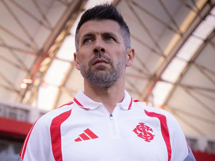 Paulo Pezzolano segue sendo elogiado nos bastidores do Internacional