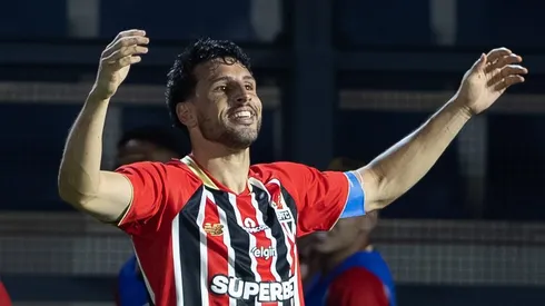 Diretoria do São Paulo terá de apresentar um projeto para renovar com Calleri.