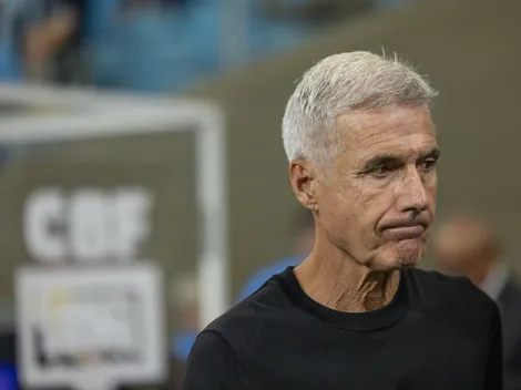 Luís Castro se irrita com Willian e muda treinos do Grêmio