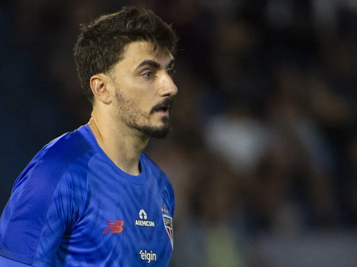 Rafael destaca evolução da defesa do São Paulo