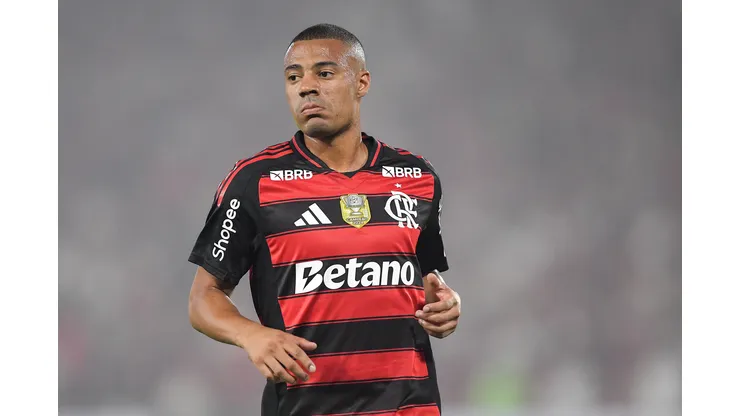 RJ - RIO DE JANEIRO - 01/11/2025 - BRASILEIRO A 2025, FLAMENGO X SPORT - De la Cruz jogador do Flamengo durante partida contra o Sport no estadio Maracana pelo campeonato Brasileiro A 2025. Foto: Thiago Ribeiro/AGIF