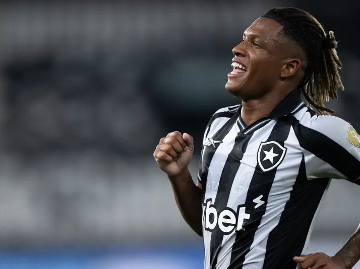 Danilo reencontra o Palmeiras em bom momento pelo Botafogo