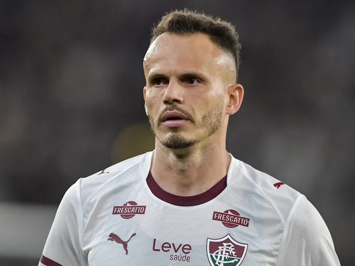 Renê será titular em Vasco x Fluminense