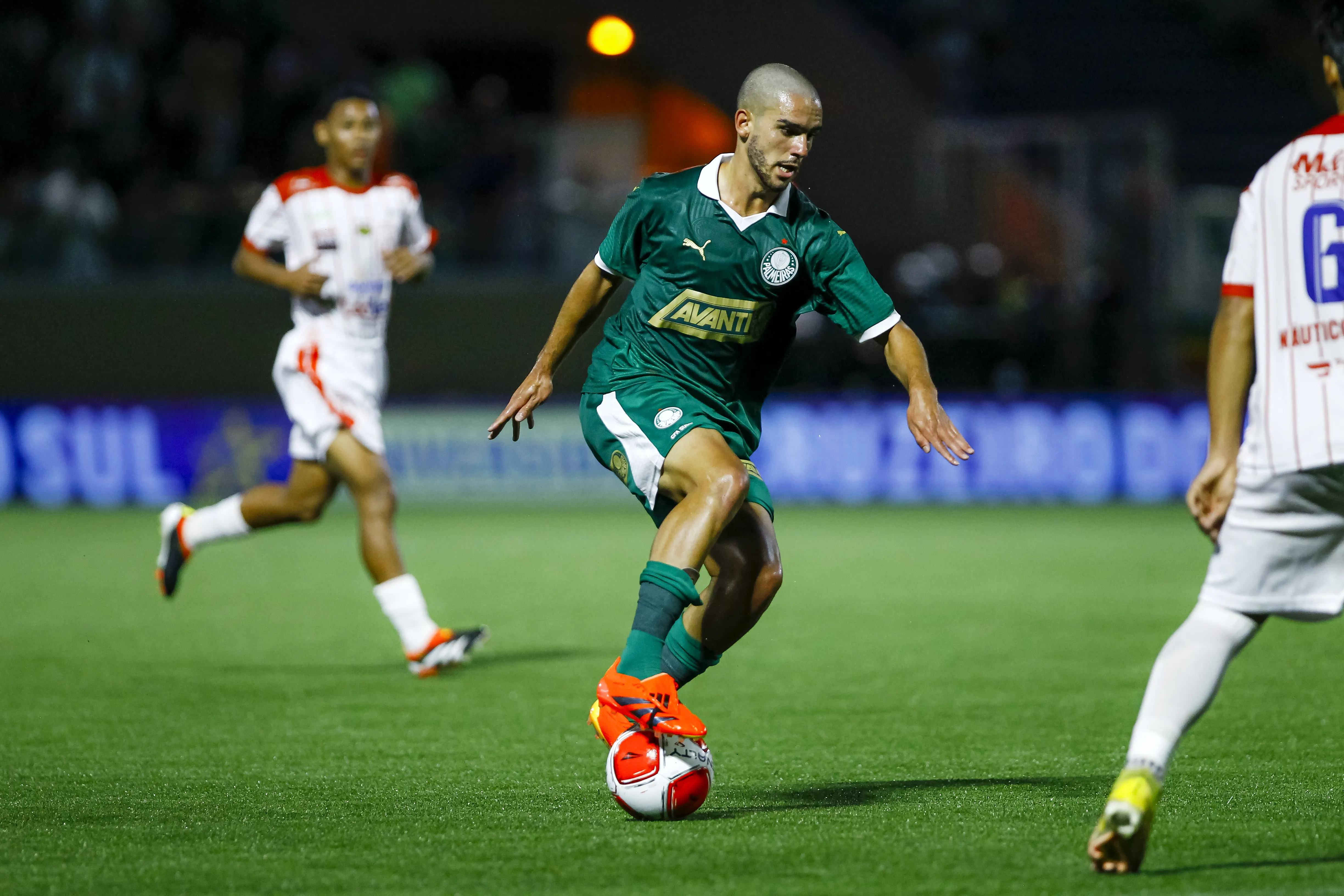 SP – BARUERI – 03/01/2025 – COPA SAO PAULO 2025, PALMEIRAS X NAUTICO-RR – Figueiredo jogador do Palmeiras durante partida contra o Nautico-RR no estadio Arena Barueri pelo campeonato Copa Sao Paulo 2025. Foto: Marco Miatelo/AGIF