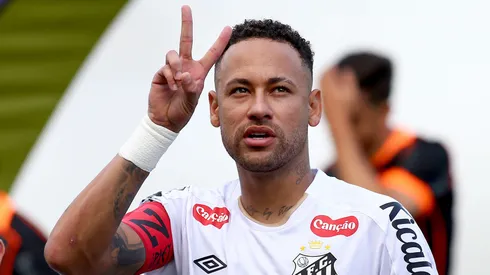 Neymar em campo pelo Santos. Foto: Mauricio De Souza/AGIF