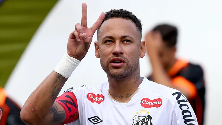 Neymar em campo pelo Santos. Foto: Mauricio De Souza/AGIF