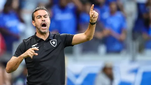 Cruzeiro se acerta com Artur Jorge e negocia redução da multa