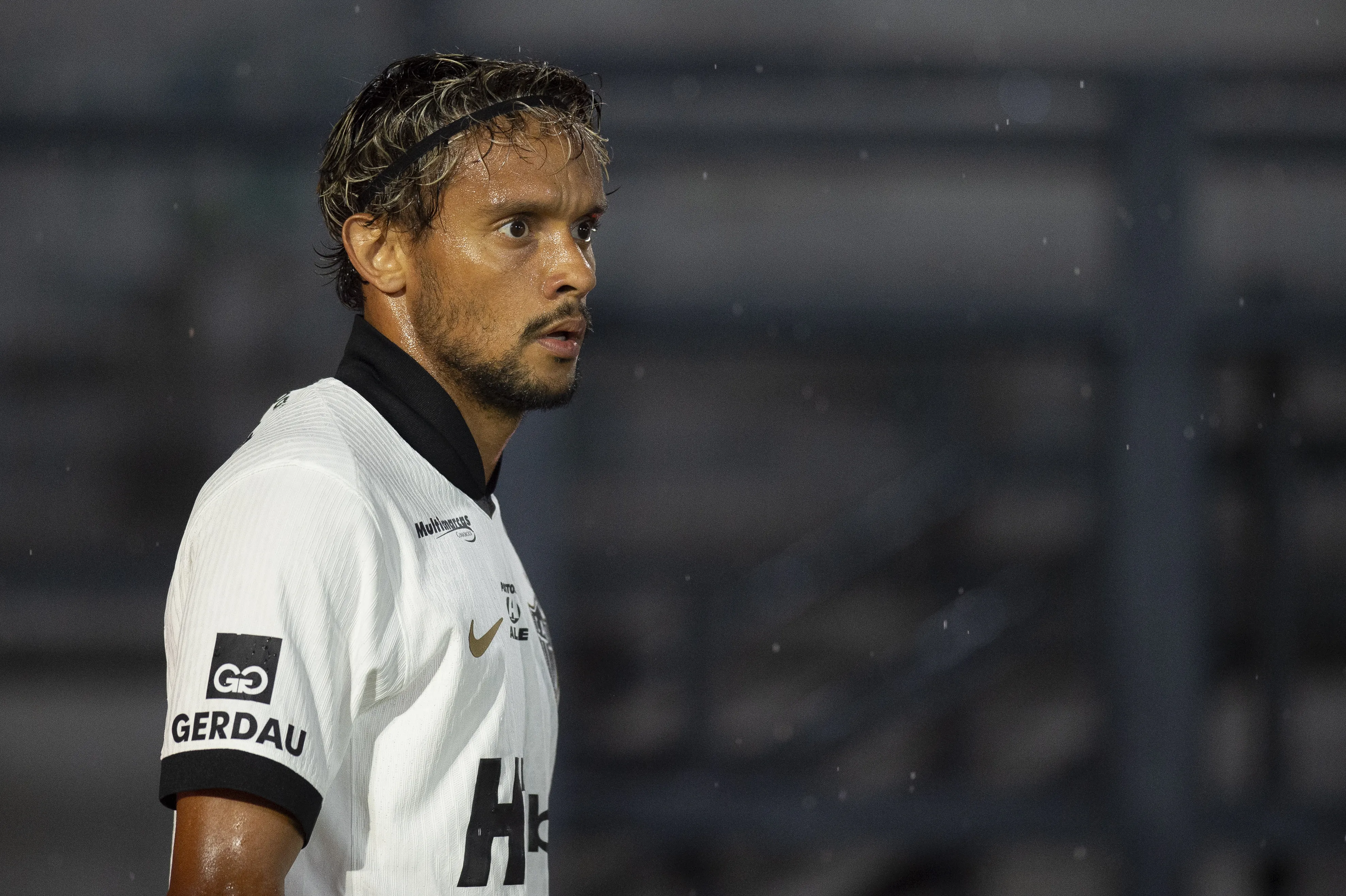 SP – BRAGANCA PAULISTA – 04/02/2026 – BRASILEIRO A 2026, BRAGANTINO X ATLETICO – Gustavo Scarpa jogador do Atletico durante partida contra o Bragantino no estadio Cicero De Souza Marques pelo campeonato Brasileiro A 2026. Foto: Anderson Romao/AGIF