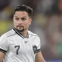 Botafogo se preocupa com dívida envolvendo a contratação de Artur