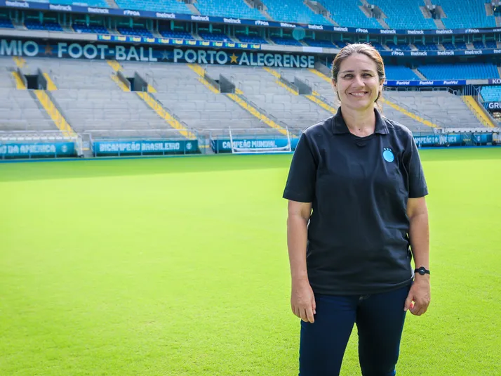 Grêmio anuncia Jéssica de Lima como nova técnica